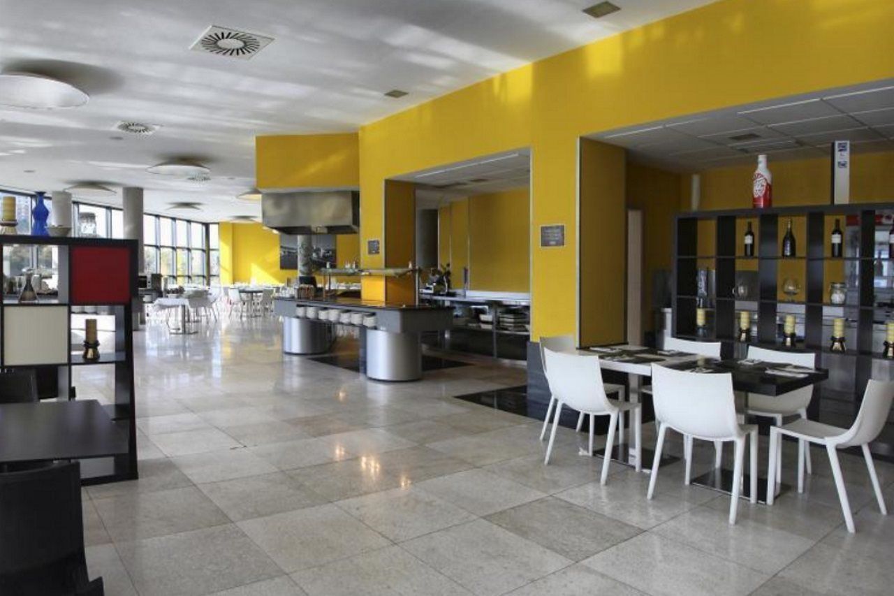 Spirit Hotel Gran Bilbao Luaran gambar Interior of a hotel