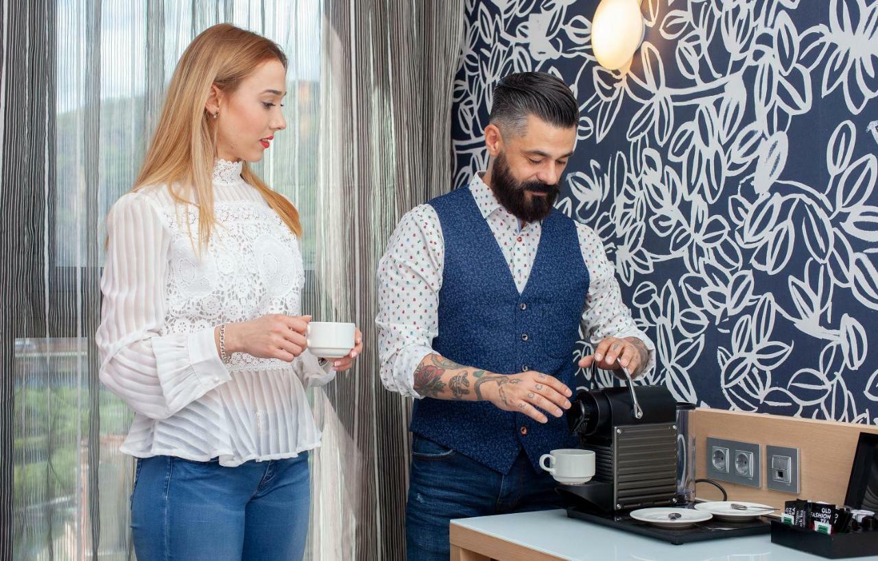 Spirit Hotel Gran Bilbao Luaran gambar "We are a couple of coffee lovers"